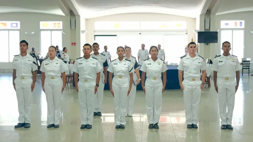 Admiración, superación, salir de la pobreza y servir a México, son las principales motivaciones entre los aspirantes a estudiantes de los Establecimientos Educativos Navales ubicados en Antón Lizardo, Veracruz. Foto Iván Sánchez   
