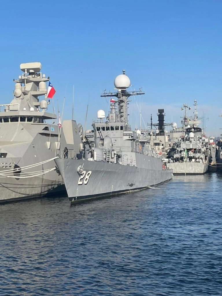 La 65 versión del ejercicio naval UNITAS, organizado anualmente por la armada de EU inició este lunes frente a las costas de Chile. Foto @naval_peru