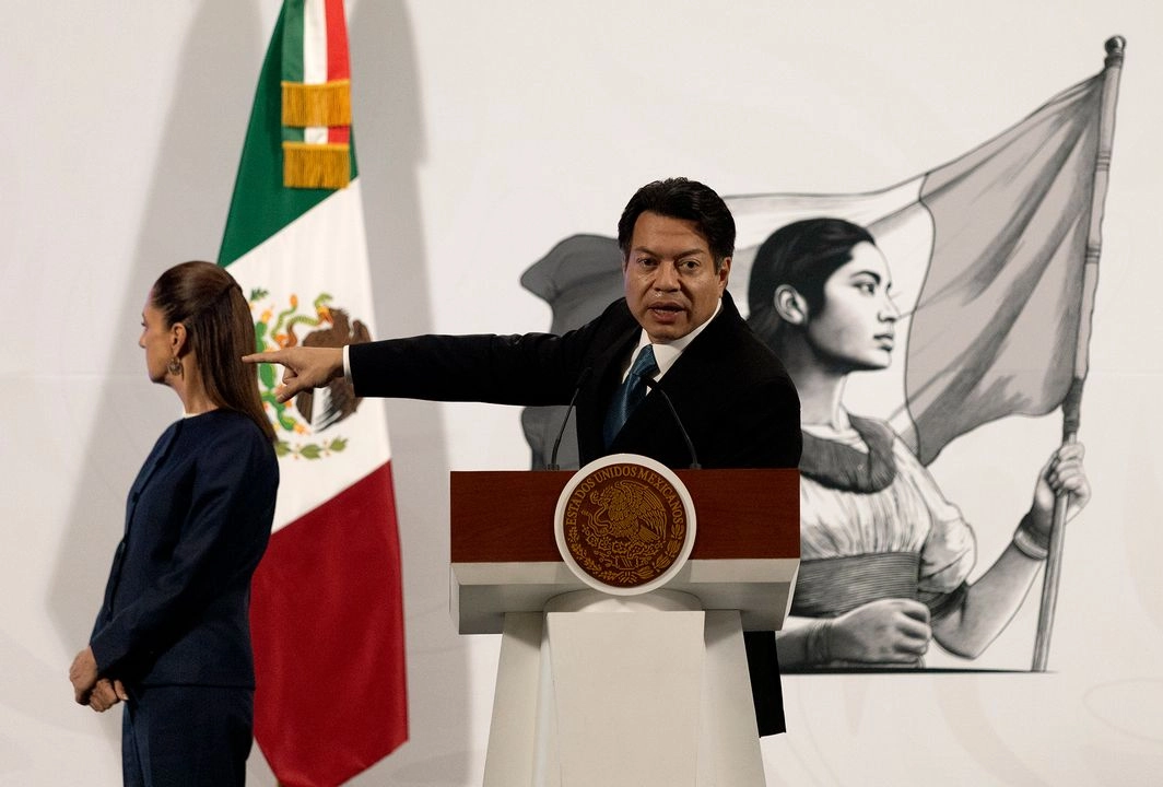 Mario Delgado, titular de la Secretaría de Educación Pública, durante la conferencia matutina presidencial en Palacio Nacional, el 26 de mayo de 2025. Foto 
