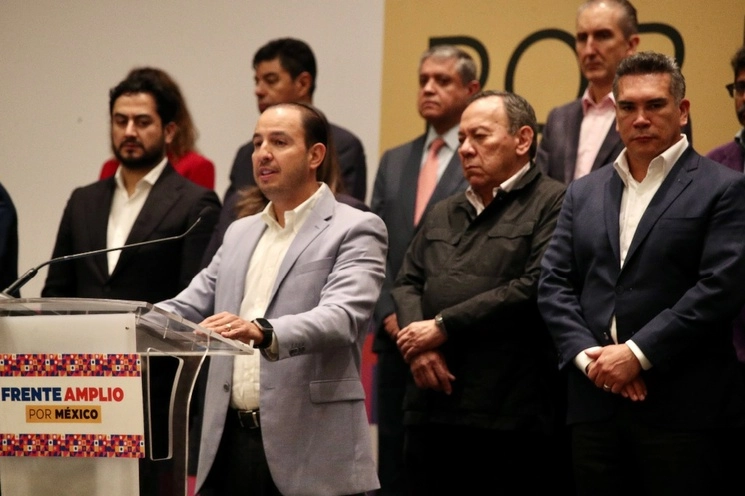 Marko Cortés, Alejandro Moreno y Jesús Zambrano, dirigentes nacionales del PAN, PRI y PRD, respectivamente. Foto María Luisa Severiano