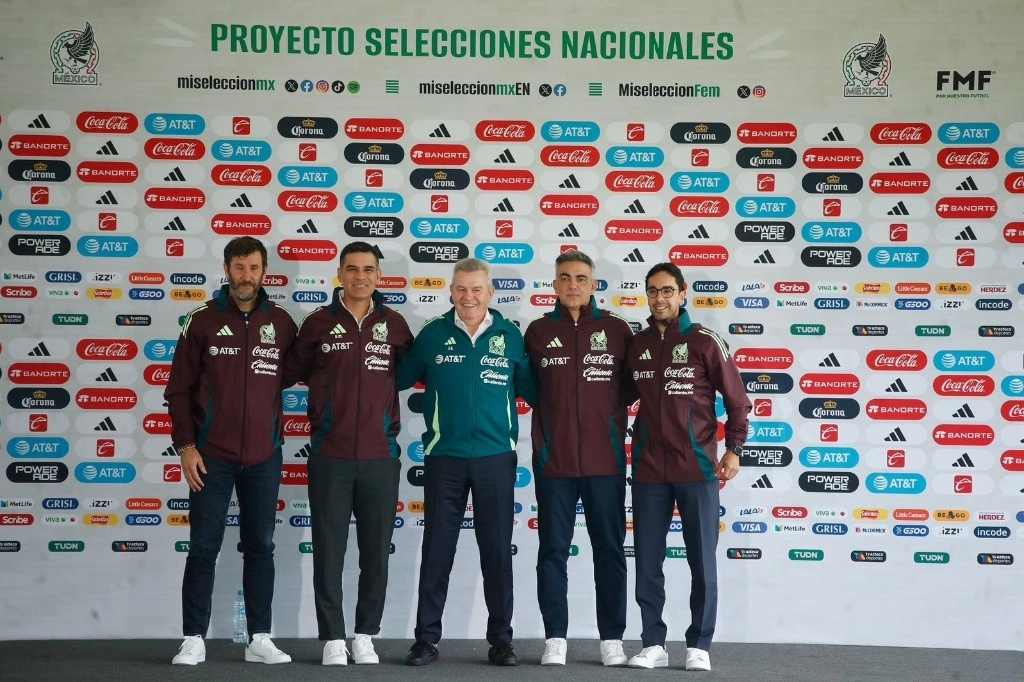 Ivar Sisniega, presidente ejecutivo de la FMF; Duilio Davino, director deportivo de las selecciones mexicanas varoniles; Javier Aguirre, nuevo director técnico Selección Mexicana; y Rafael Márquez, auxiliar técnico, participan en la presentación del nuevo cuerpo técnico para la Selección Mexicana de Futbol Varonil en el Centro de Alto Rendimiento, en la Ciudad de México,  el1 de agosto de 2024. Foto Cristina Rodríguez
