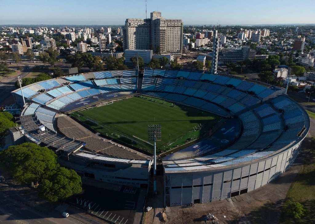 Vista aérea del estadio Centenario, en Montevideo, Uruguay, del 15 de noviembre de 2021. Foto Afp