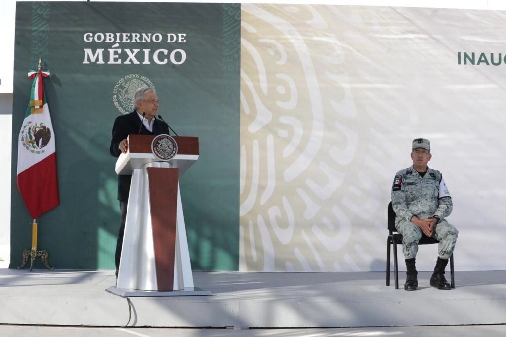 El presidente Andrés Manuel López Obrador durante la inauguración de las instalaciones de la Guardia Nacional en Moctezuma, Sonora. Foto tomada de la cuenta de Twitter @GN_MEXICO_
