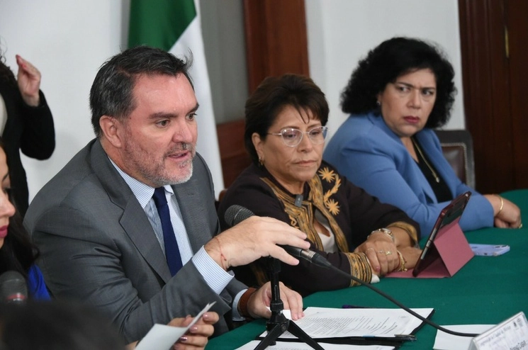 Previo a la instalación del primer periodo ordinario de sesiones en el Congreso capitalino, la coordinadora del grupo parlamentario de Morena, Martha Ávila (segunda de izquierda a derecha), asumió la presidencia de la Junta de Coordinación Política, el 1 de septiembre de 2023. Foto tomada de X @Congreso_CdMex