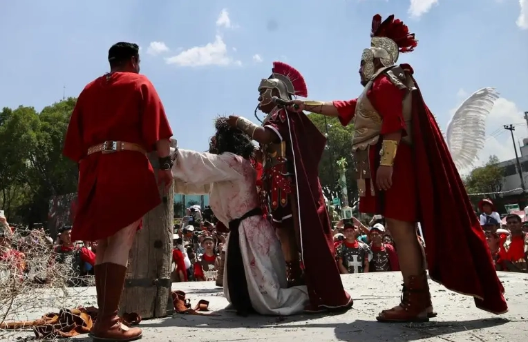 Este año se celebrará la edición 182  de la representación de la pasión y muerte de Jesús que se realiza en los ocho barrios de Iztapalapa durante la Semana Santa. Foto  
