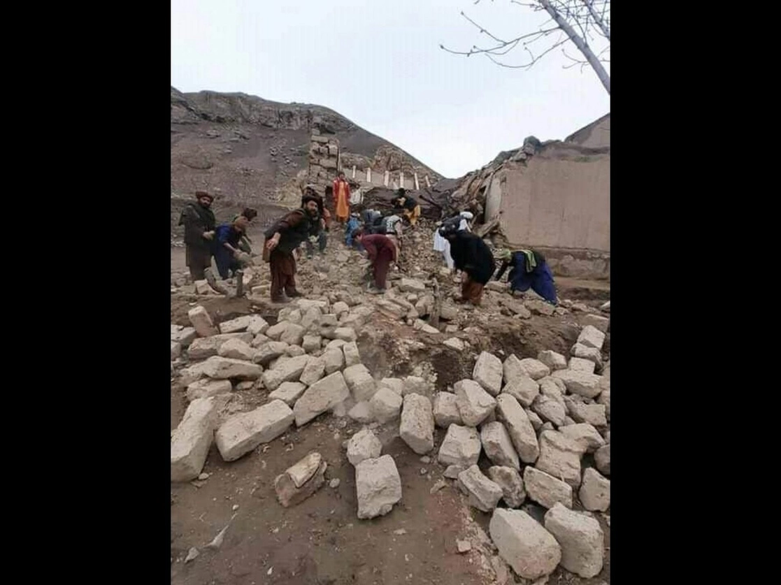 El temblor de magnitud 5.6 ocurrió en la provincia occidental de Badghis, en la frontera de Afganistán con Turkmenistán, el 17 de enero de 2022. Foto tomada de Twitter