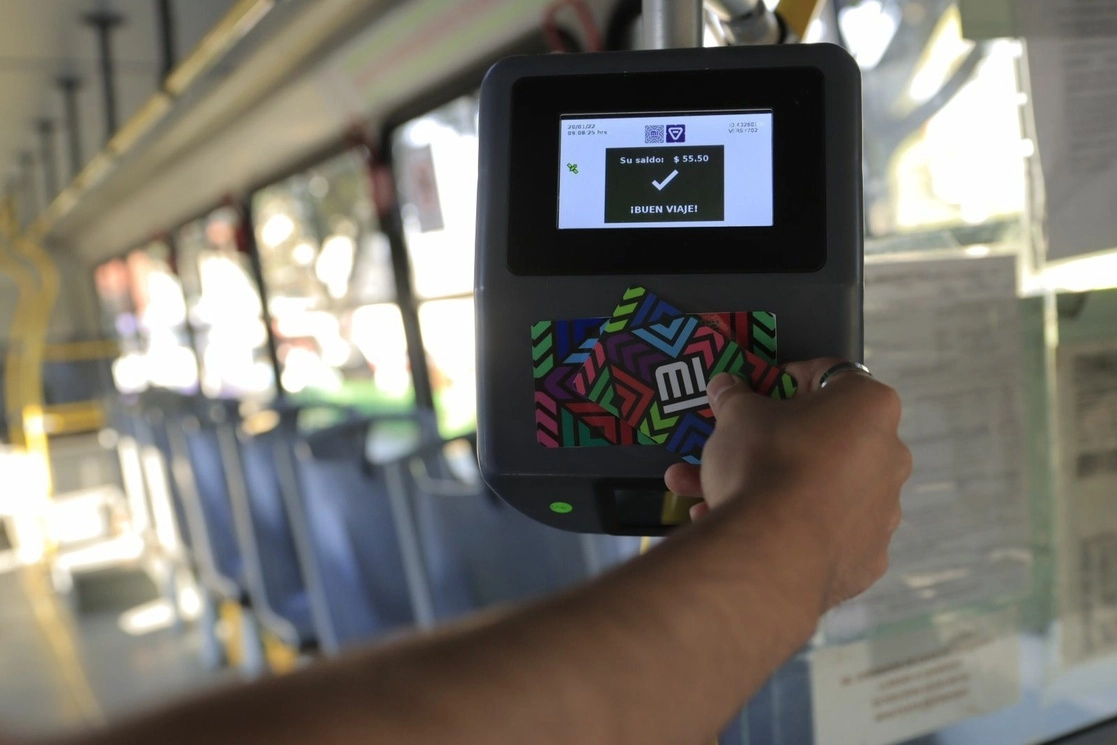 En una año se han realizado más de 4.3 millones de recargas en las Tarjetas de Movilidad Integrada (MI), informó la Semovi. Foto cortesía STC Metro 