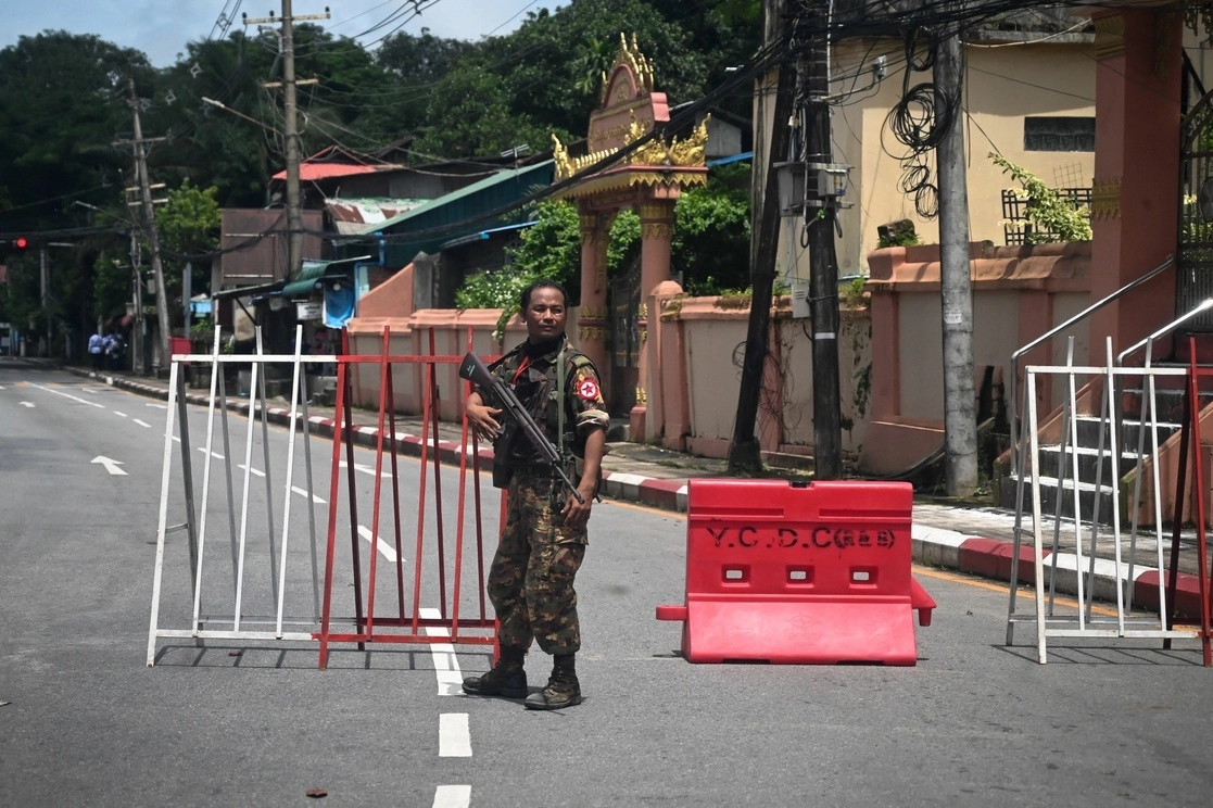 Fuerzas armadas de Myanmar han desalojado a miles de personas de asentamientos informales. Foto Afp / Archivo