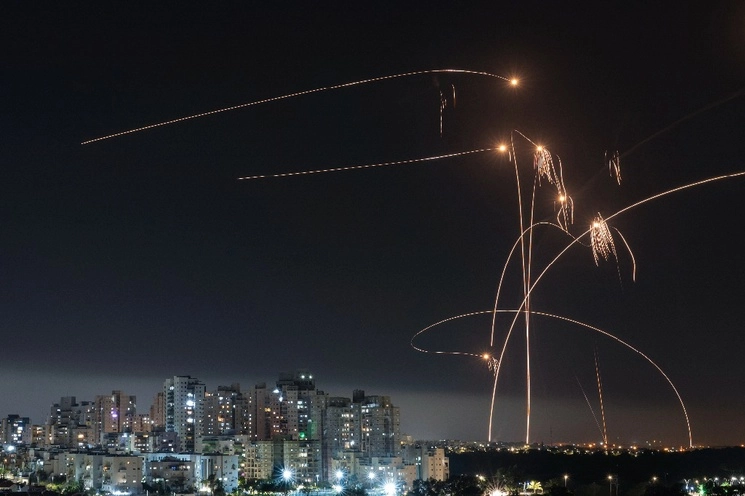 El sistema de defensa antimisiles Cúpula de Hierro de Israel intercepta cohetes lanzados desde la Franja de Gaza. Foto Ap/ archivo