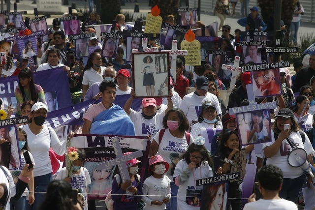 Familiares de desaparecidos durante una protesta en imagen de archivo. Foto Alfredo Domínguez