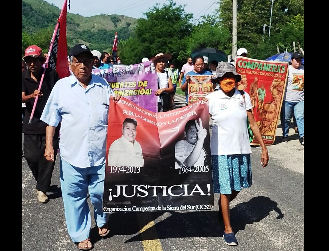 Marcha de la Organización de la Sierra del Sur, fundada en el año de 1994. Foto ‘La Jornada’ / Archivo 