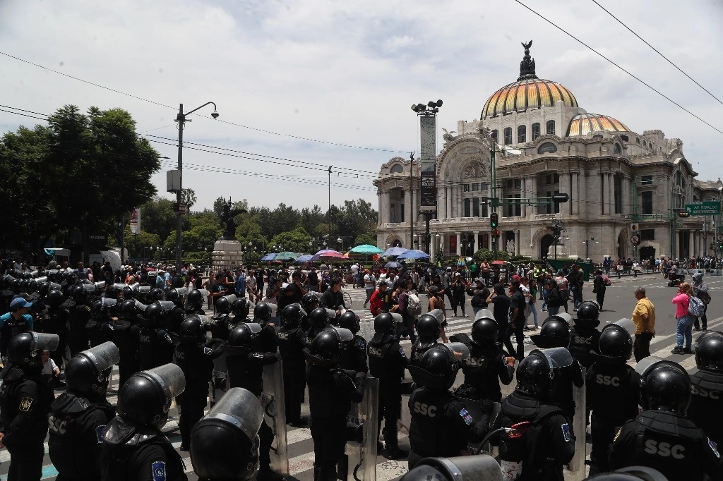 Se desplegará un total de 2 mil 231 policías a lo largo de la ruta del XLI Maratón de la Ciudad de México. Foto Alfredo Domínguez / Archivo