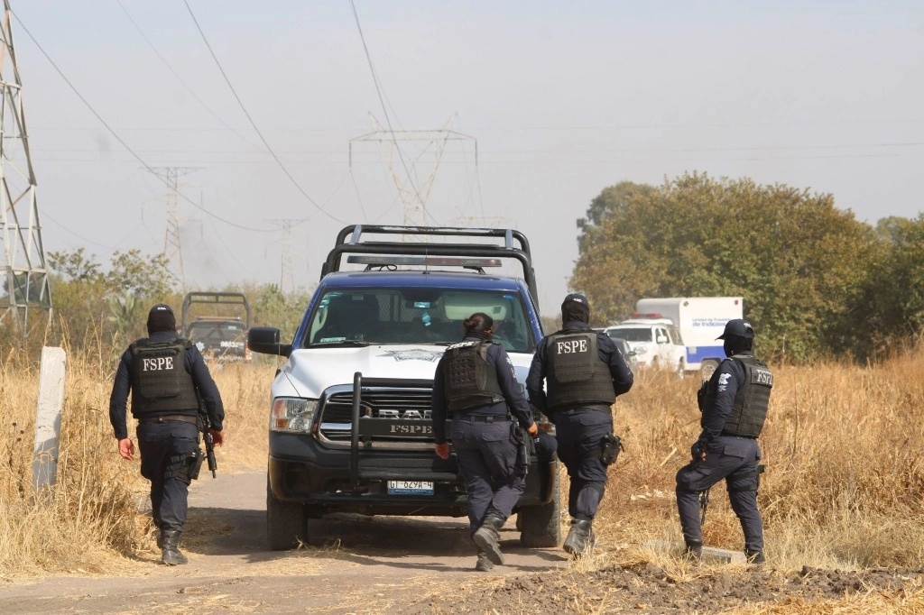 Doce personas –ocho hombres y cuatro mujeres– fueron asesinadas ayer en el municipio de Salamanca, derivado de la disputa entre el cártel Santa Rosa de Lima y el cártel Jalisco Nueva generación, informaron fuentes policíacas. Foto Cuartoscuro / Archivo