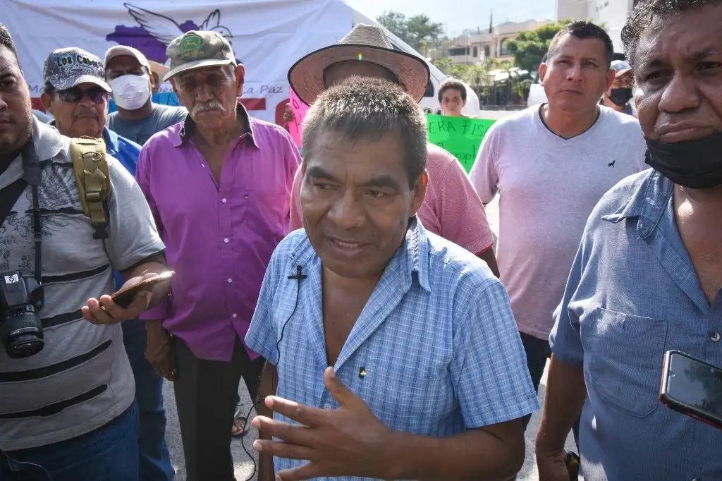 POLICIA - Policía comunitaria alista bloqueo contra Ejército en Guerrero Matan-a-bruno-placido-lider-de-la-upoeg-7856html-902985_protesta-upoeg-1_webjpg-676html-cd686585-596c-4e0a-ae2b-cd910d115306