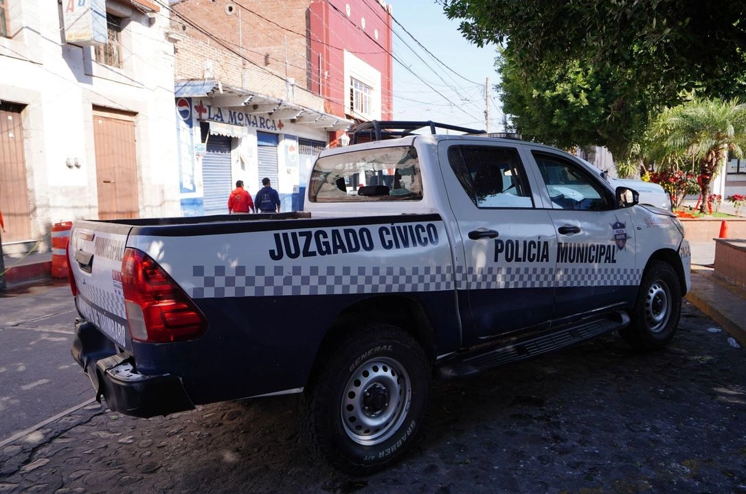 El ataque a balazos en contra de los policías municipales de Apatzingán, Michoacán, ocurrió en calles de la colonia Lázaro Cárdenas. Foto 