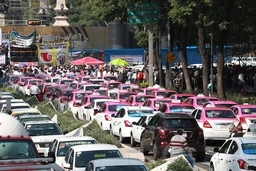 Protesta de taxistas en la CDMX, en octubre de 2020. Foto María Luisa Severiano