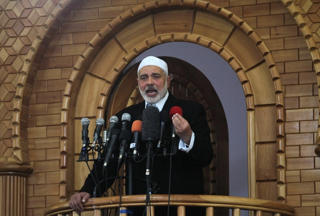 El líder de Hamas, Ismail Haniyeh, da un discurso durante las oraciones del viernes en la ciudad de Rafah, en el sur de la Franja de Gaza, el 1 de mayo de 2015. Foto Afp