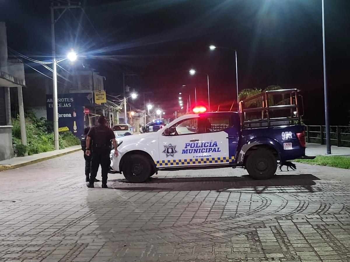 Sujetos armados a bordo de una motocicleta dispararon contra Gustavo Niño Juárez, quien viajaba en una camioneta en su día de descanso, en el municipio de Yuriria, Guanajuato. Foto 