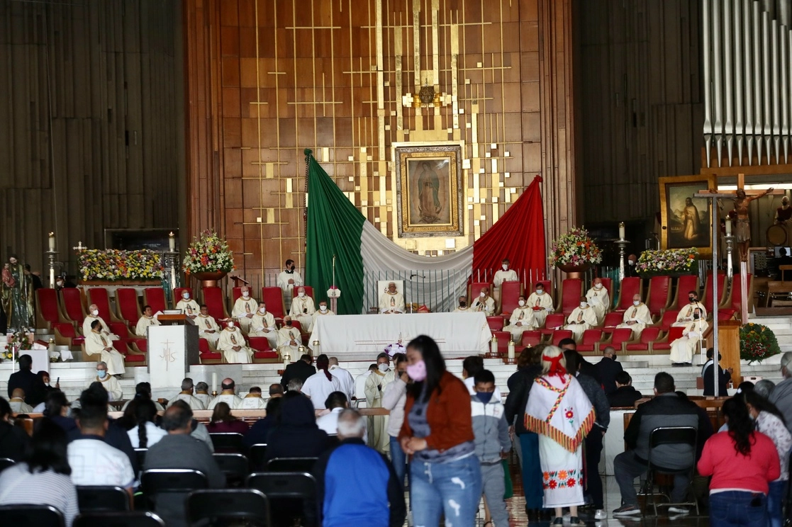 Misa en la Basílica de Guadalupe. Foto Luis Castillo/Archivo