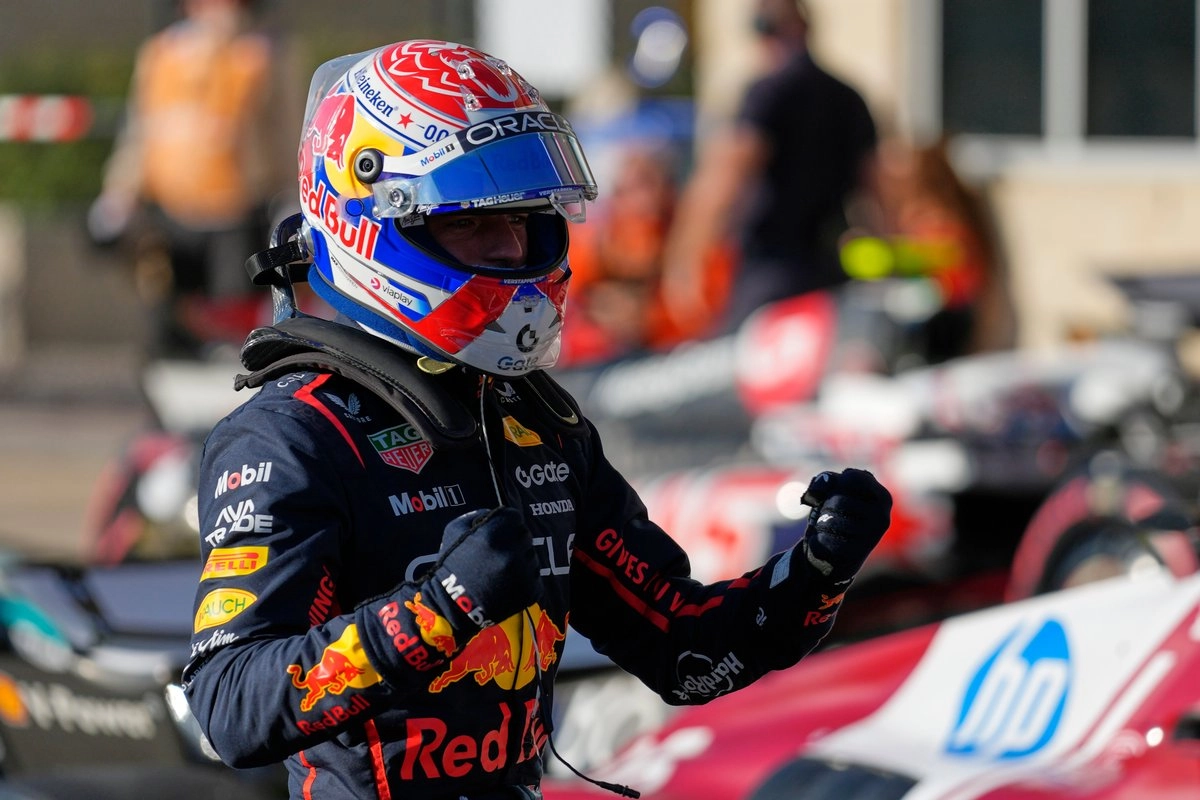 Verstappen, que unas horas antes se impuso en la carrera sprint, tendrá el domingo la oportunidad de seguir recortando terreno en la clasificación general a los McLaren de Norris y del australiano Oscar Piastri. Foto