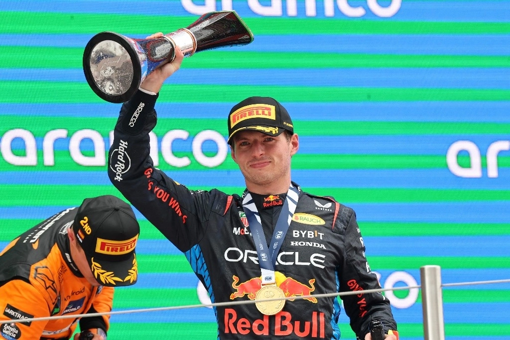 Max Verstappen consiguió su tercera victoria consecutiva en el circuito de Barcelona-Cataluña. Foto Afp