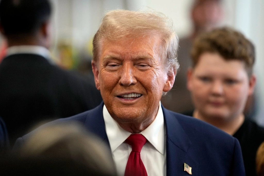 Donald Trump enfrenta también una orden mordaza en el caso en el cual se le acusa de intentar anular las elecciones presidenciales de 2020. Foto Ap 