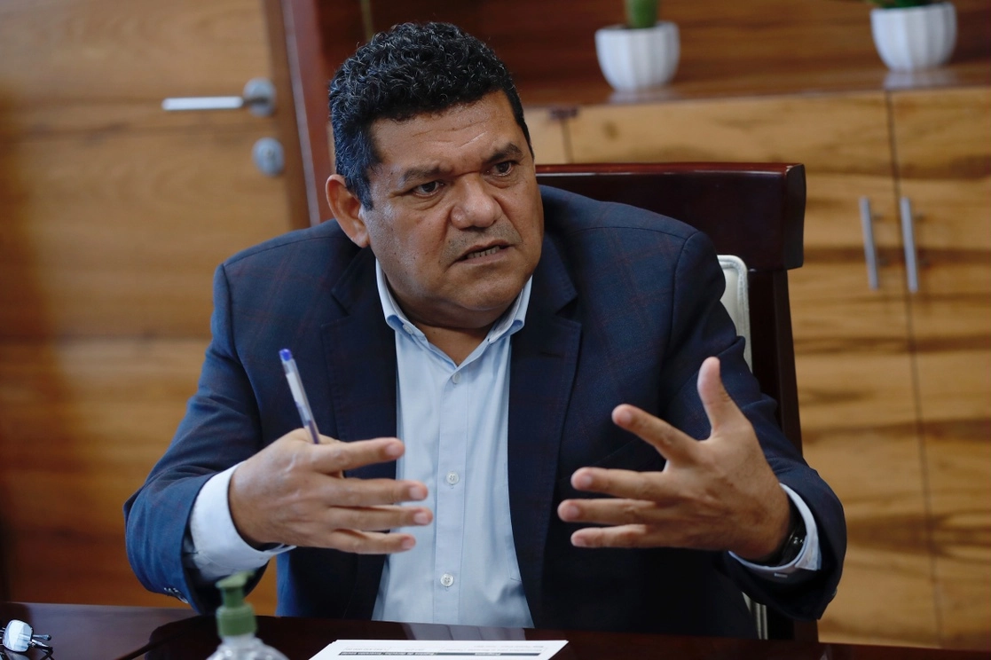 Javier May subraya que con los apoyos económicos el comercio empieza a moverse desde abajo. Foto Cristina Rodríguez