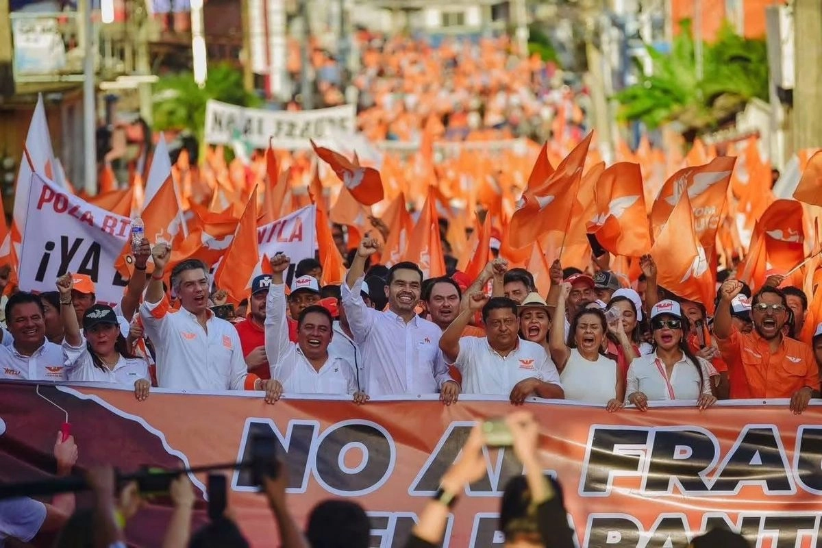 Miles de personas salieron a protestar este sábado contra el fraude electoral en ese municipio. Foto