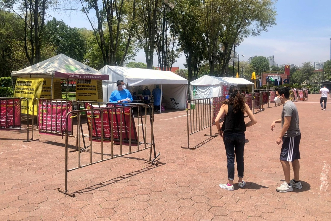 Se registra muy poco afluencia de personas que buscan realizarse la prueba rápida de Covid-19 en los kioscos del Gobierno de la Ciudad de México. La imagen, en la colonia Portales. Foto: Luis Castillo