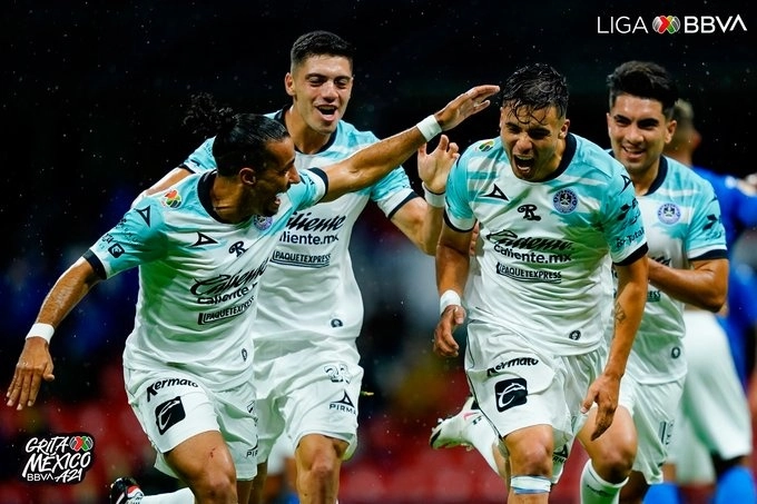 Jugadores de Mazatlán festejan una anotación durante el encuentro. Foto Liga MX