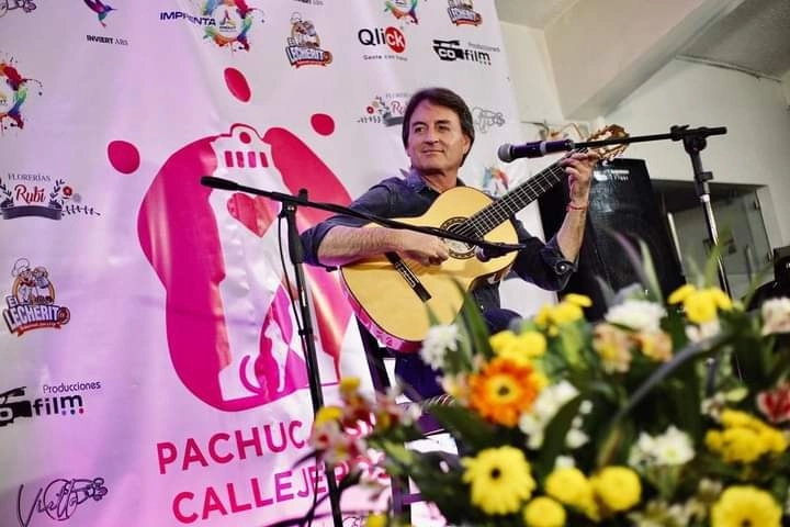 Durante la búsqueda de firmas que apoyaran su candidatura independiente, el cantante Francisco Xavier se contagió de Covid-19. Foto La Jornada