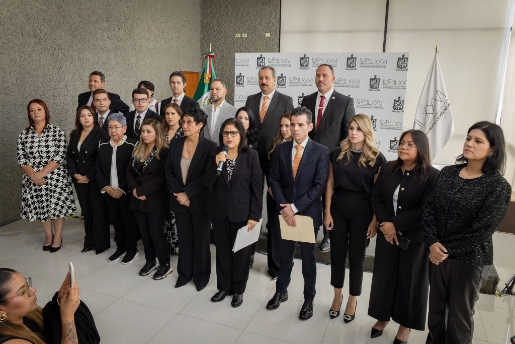 La bancada de MC en el Congreso de Nuevo León dijo que tomará acciones legales contra el Oficial Mayor y la diputada Myrna Grimaldo. Foto @MovCiudadanoNL
