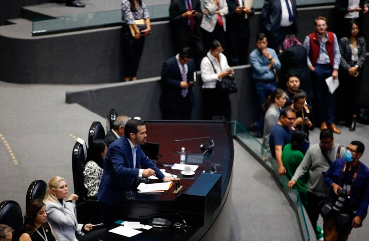 El coordinador de MC en San Lázaro, Jorge Álvarez Máynez
 durante su intervención. Foto José Antonio López