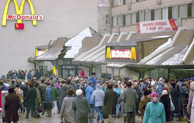 McDonald´s vendió sus restaurantes en Rusia a un empresario local, pero la suma no fue revelada. Foto Afp