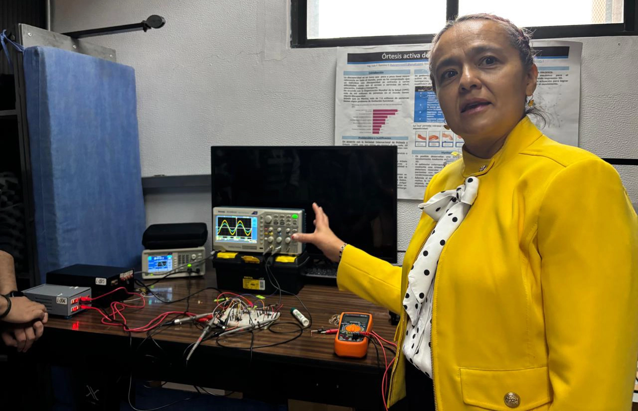 Esta rama del conocimiento “es un mundo apasionante; van a tener muchísimas satisfacciones al ver funcionar sus proyectos”, expresó. Foto 