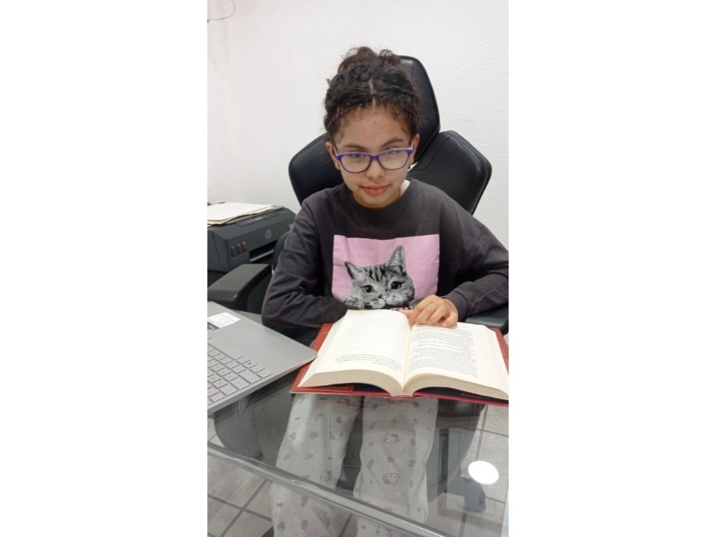 La pequeña, originaria de Baja California Sur, está en un grupo preseleccionado para participar en competencia internacional, que se realizará en India. Foto cortesía de su familia