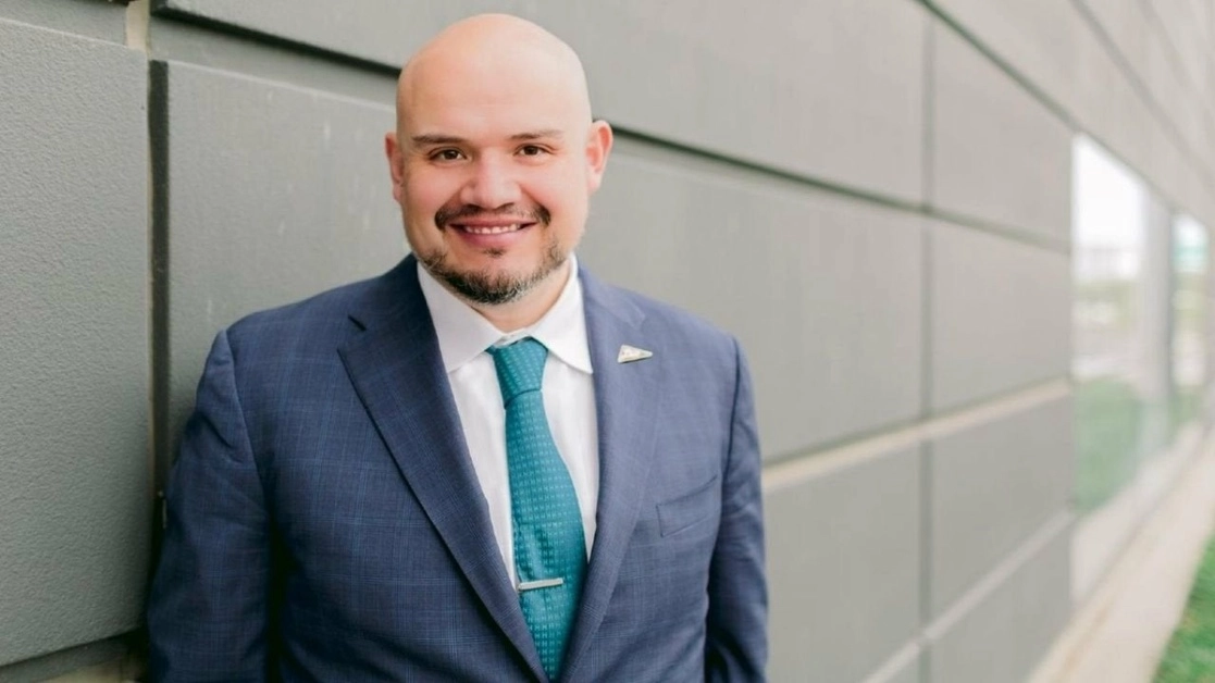 El tenor mexicano David Lomelí es director artístico de la Ópera de Santa Fe, de Nuevo México, desde el pasado primero de mayo. Foto cortesía de la Ópera de Dallas