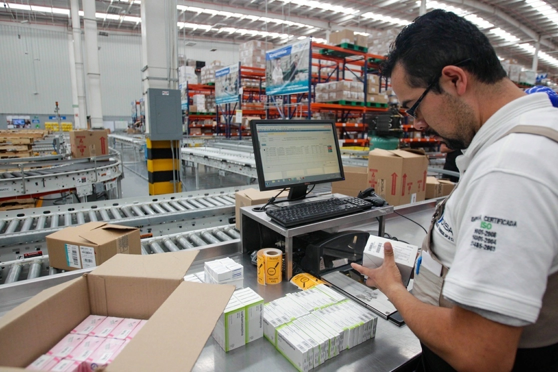 Abasto de medicamentos por parte del ISSSTE. Foto Yazmín Ortega Cortés / Archivo