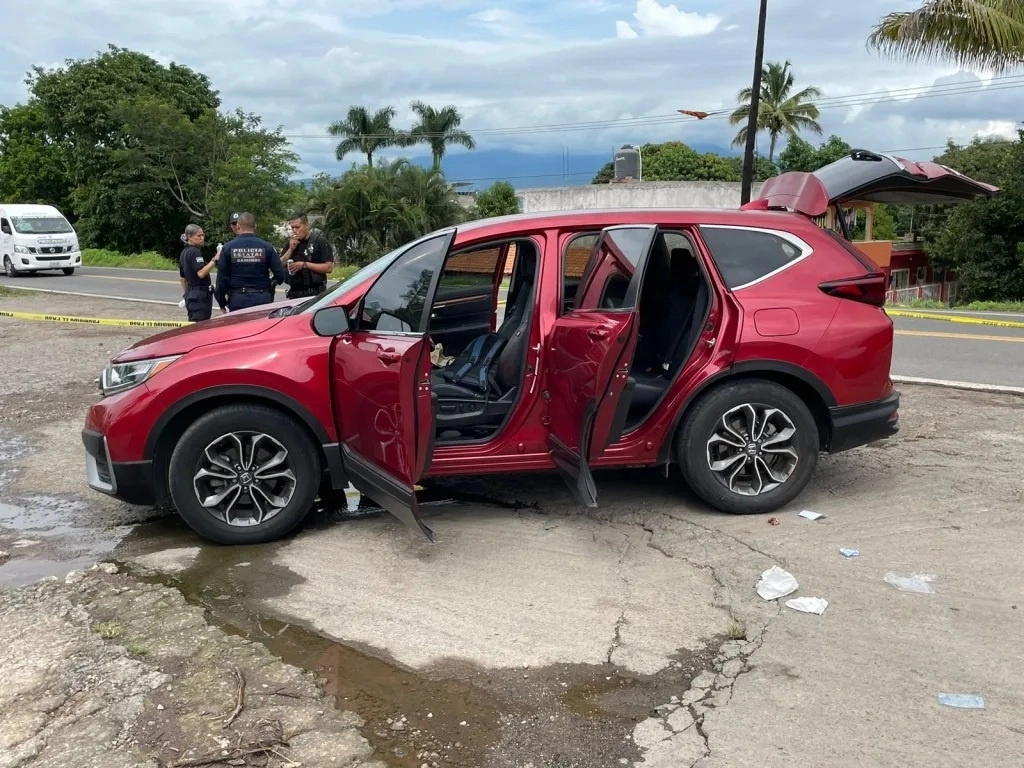 El agresor fue detenido y remitido a las autoridades. Foto La Jornada