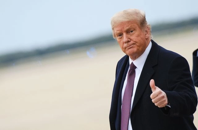 El jefe de gabinete, Mark Meadows, indicó que la salud de Donald Trump "continúa mejorando". Foto Afp 
