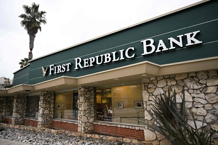 Sucursal del banco estadunidense First Republic en Santa Mónica, California. Foto Afp / Archivo