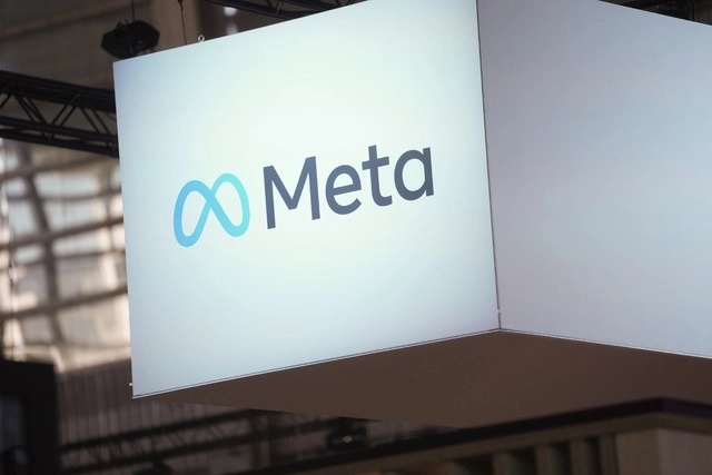 Una asociación que reúne a mas de 80 medios de comunicación de España, demandaron a la multinacional Meta, por competencia desleal. Foto Ap
