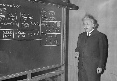 Imagen de Albert Einstein captada el 28 de diciembre de 1934, durante su participación de la reunión de la Asociación de Adelantos Científicos, en Pittsburg, Pensilvania. Foto Ap