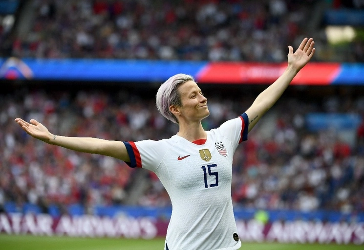 Con la selección de EU, Megan Rapinoe se coronó en dos ocasiones como campeona del mundo. Foto Afp