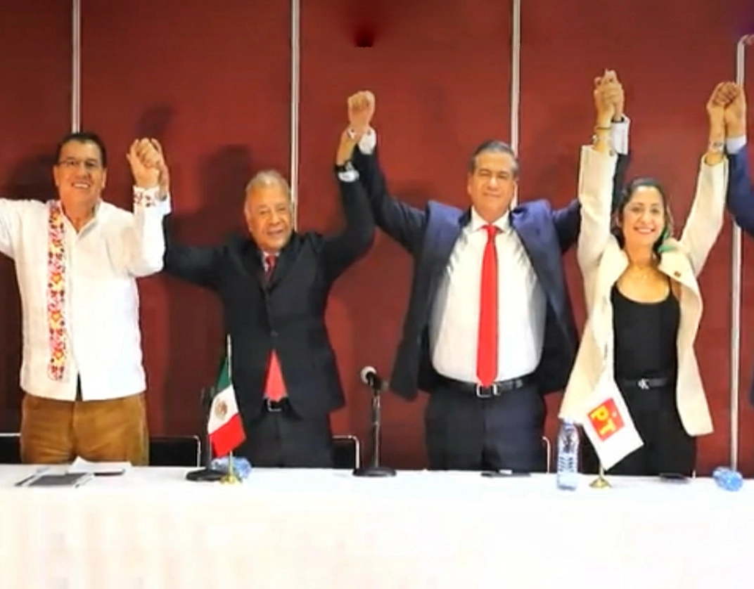 De izquierda a derecha, el senador del PT, Gonzalo Yáñez; el dirigente nacional del PT, Alberto Anaya; el candidato de ese instituto político a la gubernatura de Coahuila, Ricardo Mejía Berdeja, y la comisionada política nacional en la entidad, Valeria Flores, ayer en conferencia de prensa en CDMX. Foto Captura de pantalla de un video tomado de redes sociales