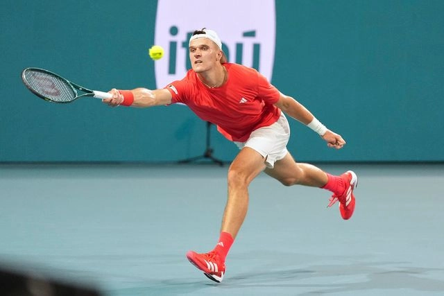 Jakub Mensik se ubica en la posición 24 tras ganar su primer título Masters 1000.  Foto 