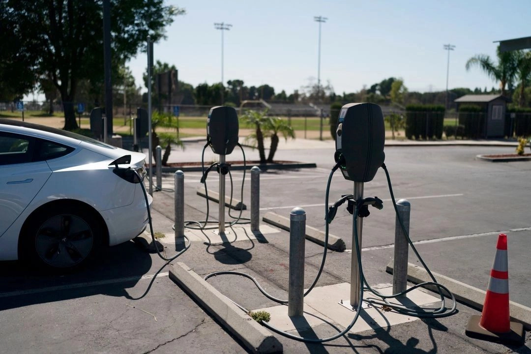 La Agencia Internacional de Energía señaló que el aumento de la demanda de níquel, cobalto, grafito y tierras raras se debe al uso que se hace en el sector energético, como es el caso de vehículos eléctricos. Foto 