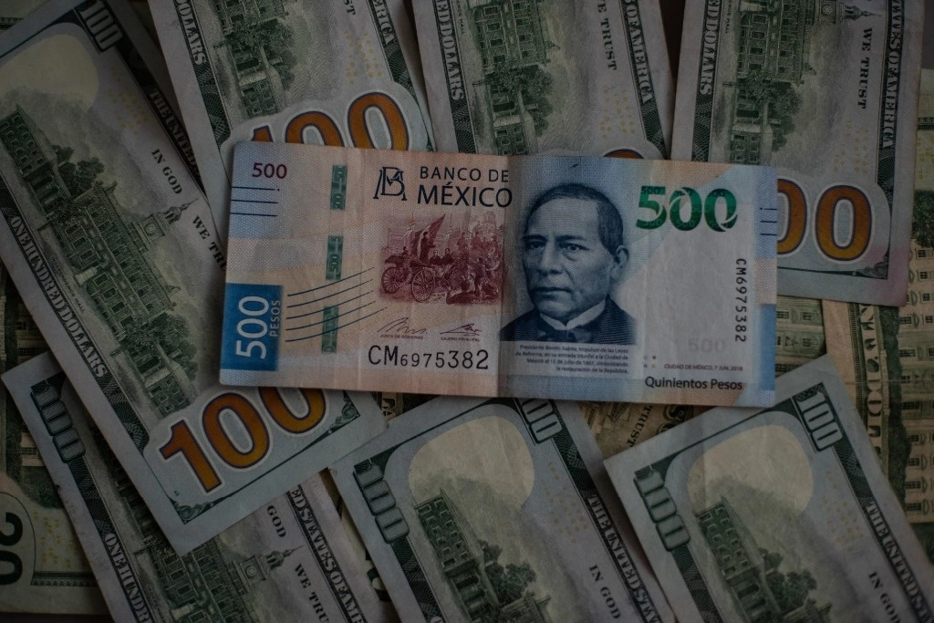 El valor del peso frente al dólar al día de hoy es de 20.1255. Foto Isabel Mateos/ Cuartoscuro/ La Jornada
