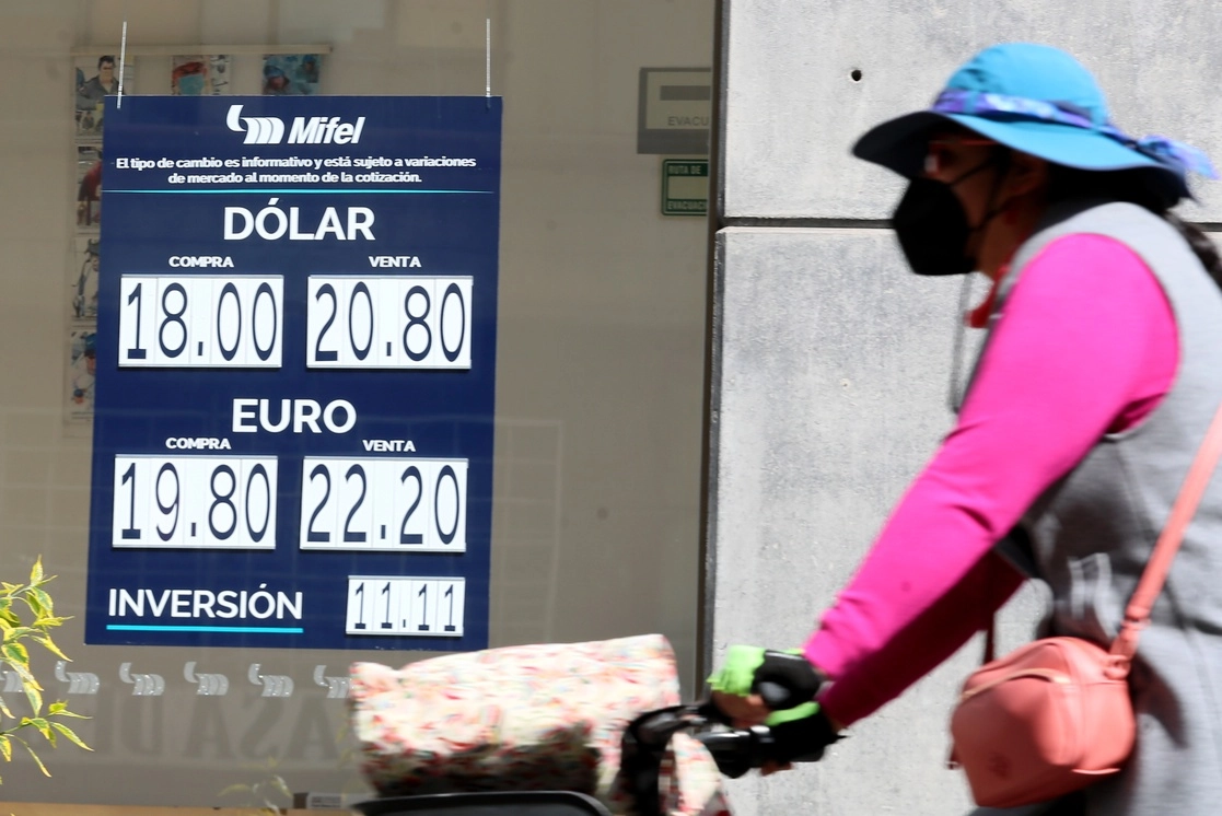 Cotización del dólar en la Ciudad de México, el 27 de diciembre de 2022. Foto Roberto García Ortiz