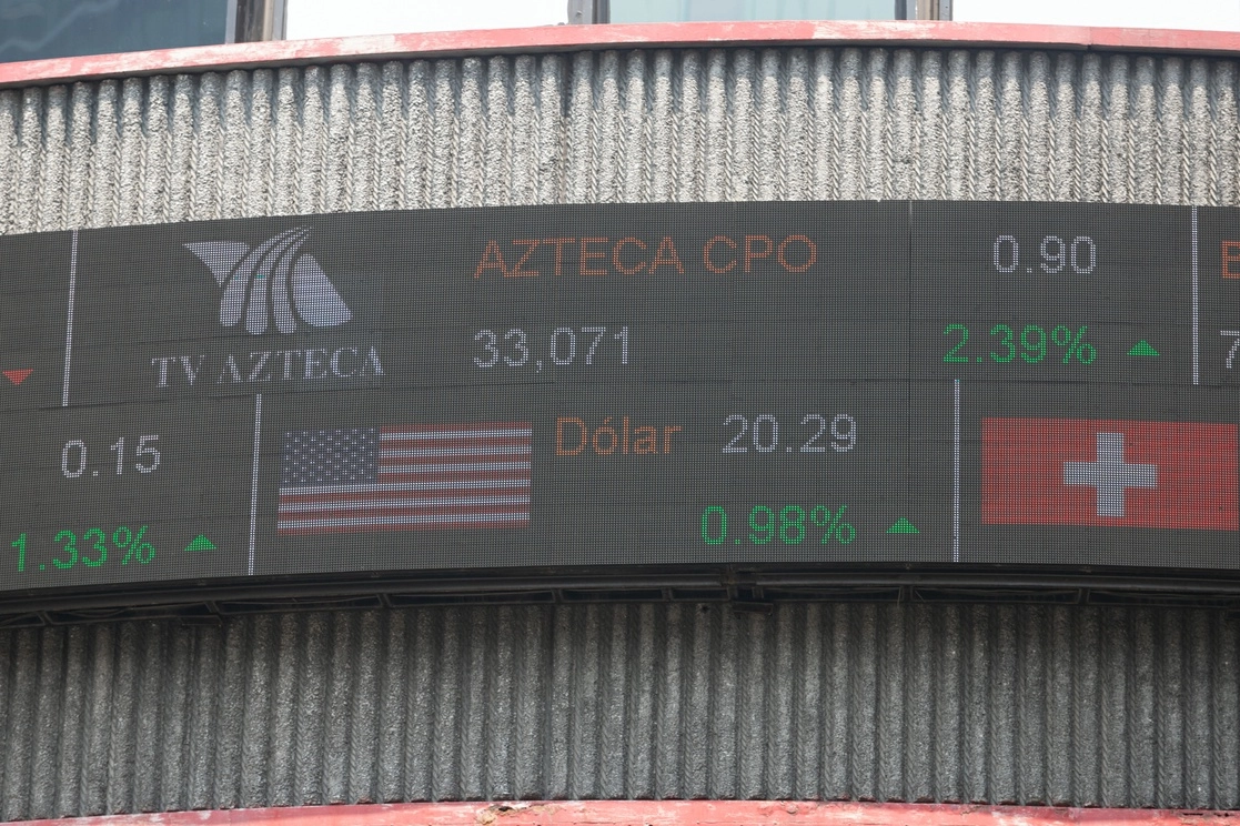 En la apertura, el peso mexicano regresa a niveles de 20 unidades, al depreciarse ante el dólar 0.78 por ciento. Pablo Ramos / Archivo